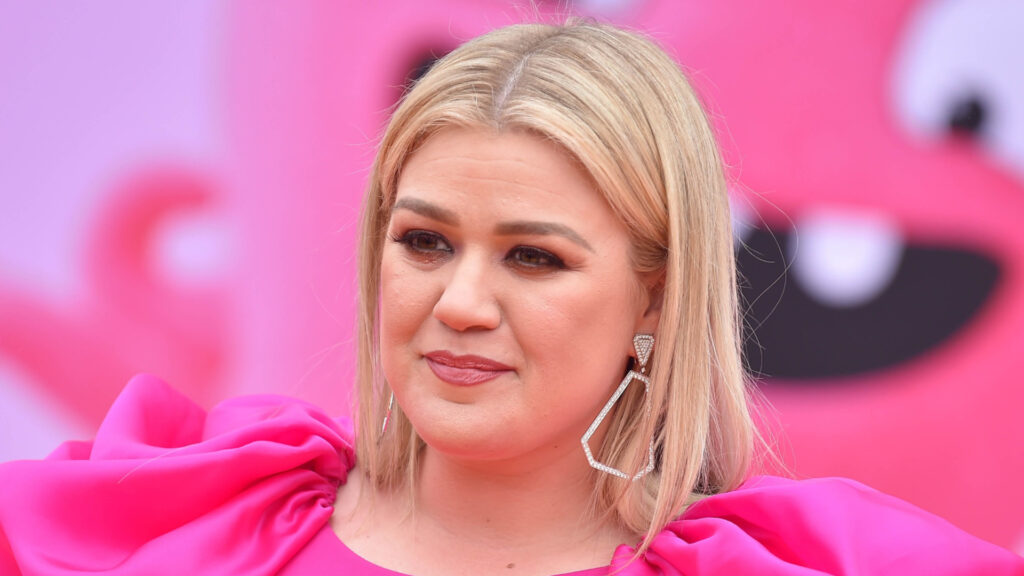 What is Kelly Clarkson's Net Worth in 2022?